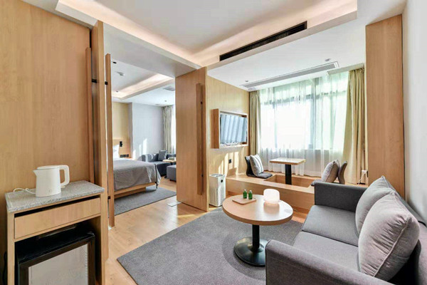 客房控製係統是一套簡單的控製程序？